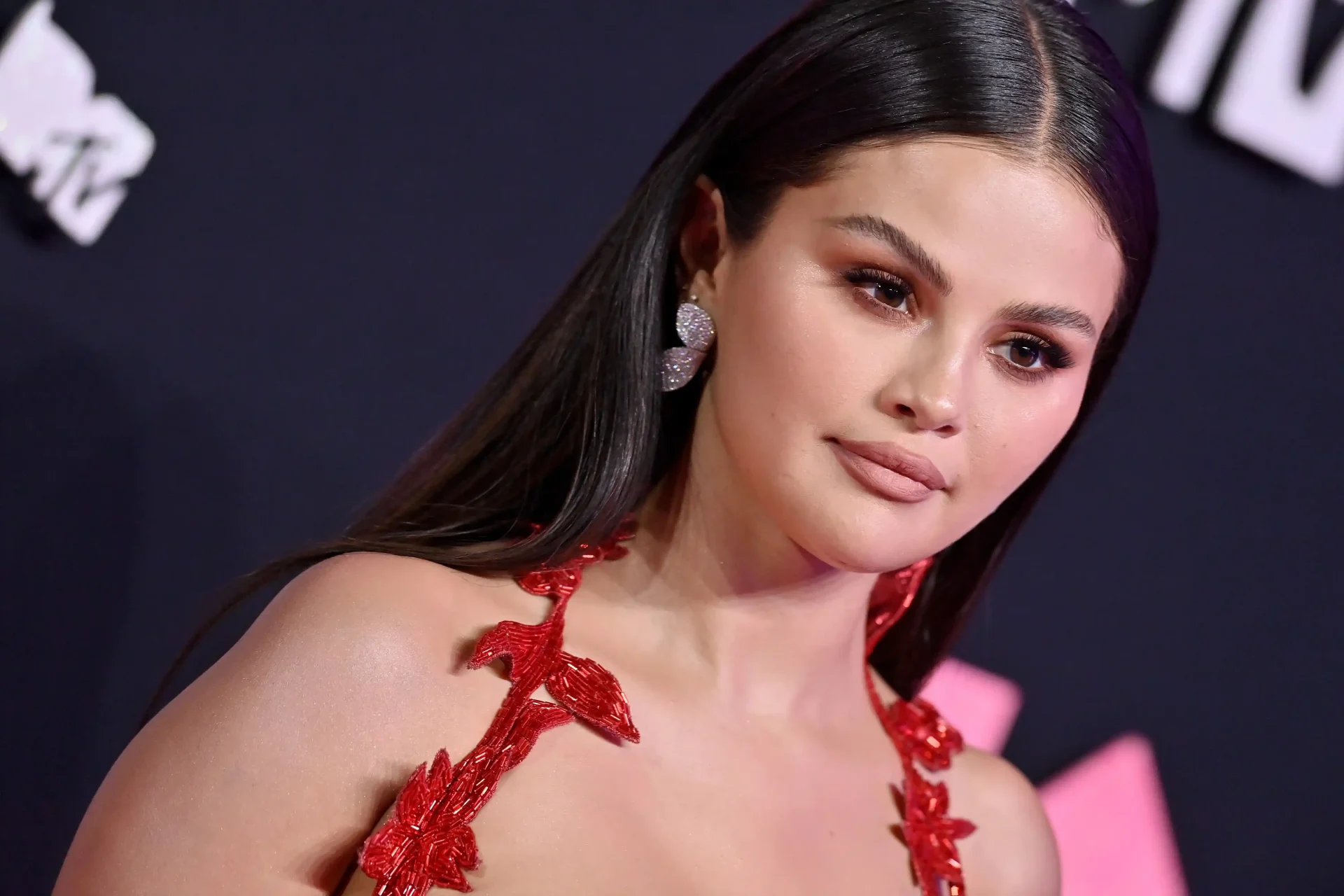Selena Gomez sfoggia un perfetto make-up pumpkin spice latte