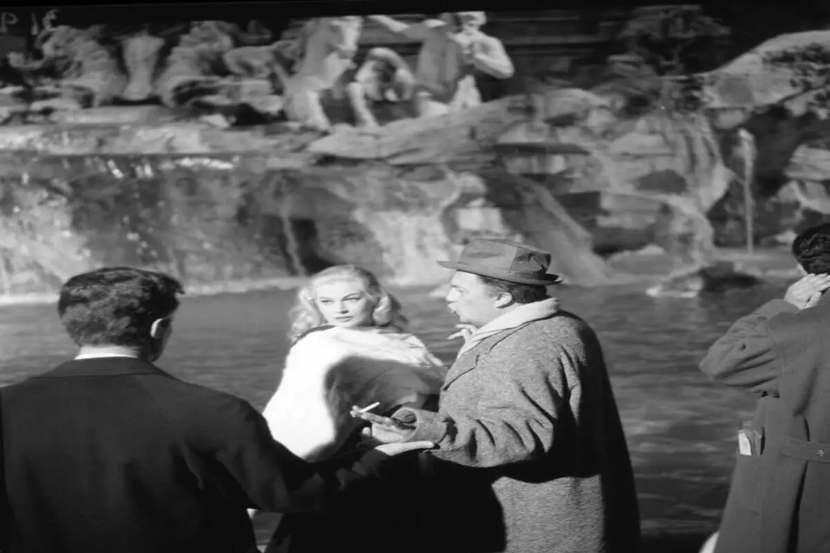 Anita Ekberg: “La dolce vita”, il bagno gelido e Mastroianni ubriaco