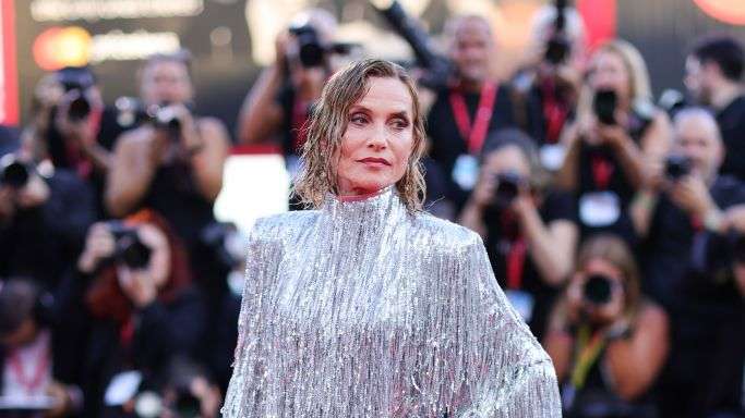 Festival di Venezia 80: i look top e i look flop del red carpet della quarta serata