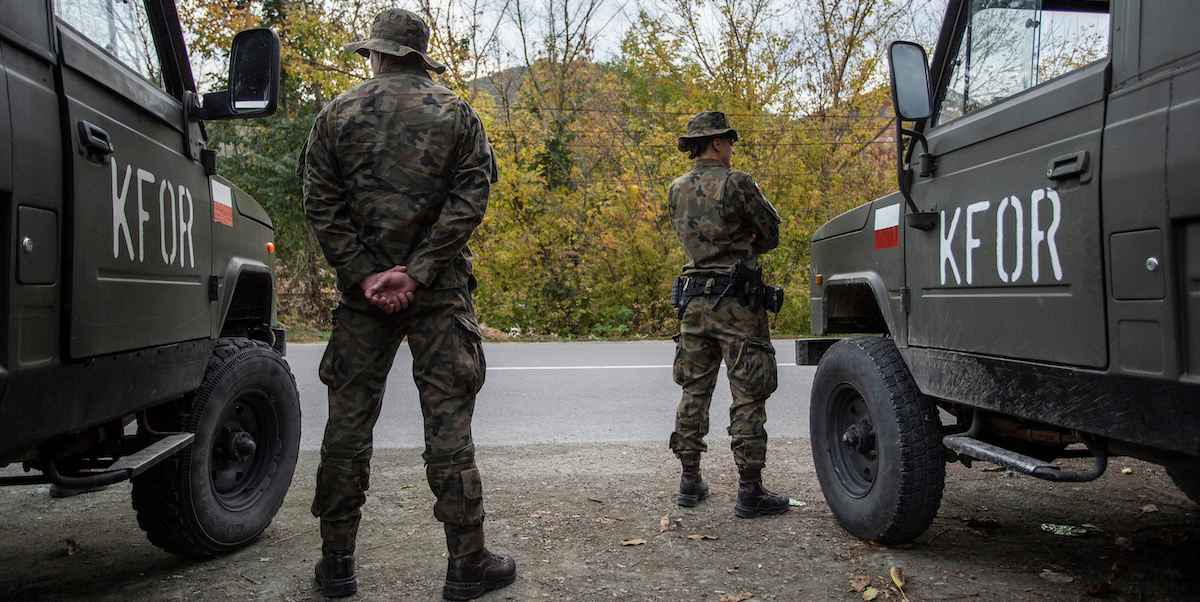 La NATO invierà 600 soldati britannici in Kosovo