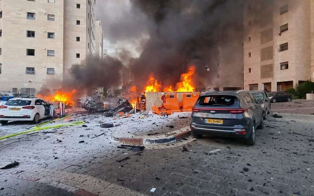“Cittadini di Israele siamo in guerra”, Hamas lancia attacco contro Israele: almeno 40 morti, 740 feriti