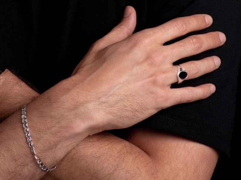 Black Friday 2023: su Bluespirit.com gioielli e orologi accompagnati da interessanti occasioni di risparmio