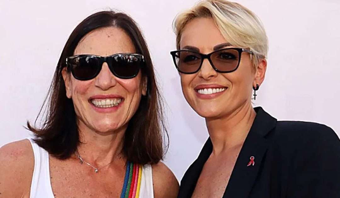 Paola Turci e l’amore per la moglie Francesca Pascale: “Non so se sono lesbica, io amo lei, punto”