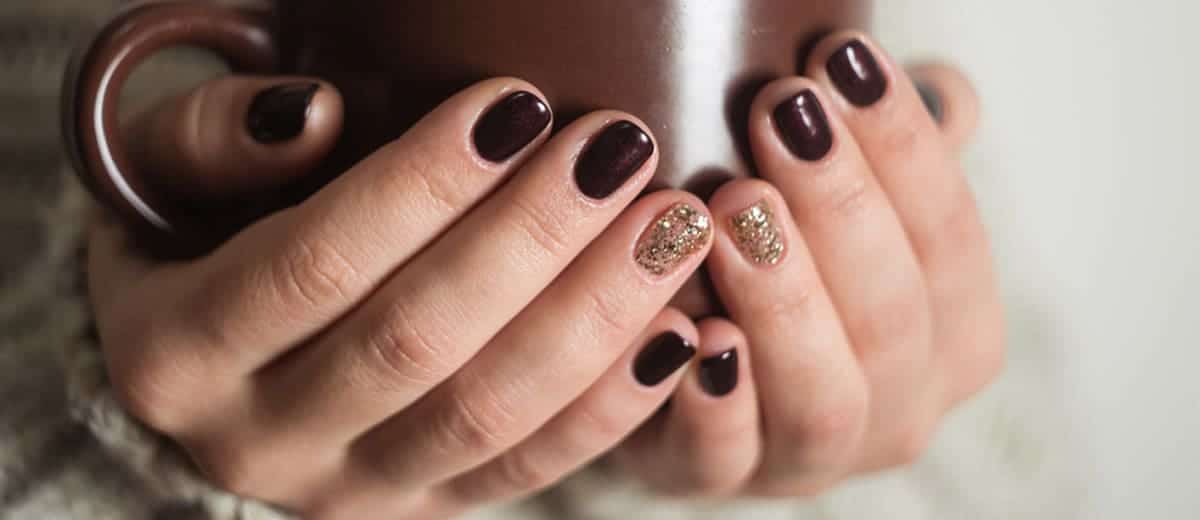 Perché la manicure russa in realtà non fa così bene alle nostre unghie?