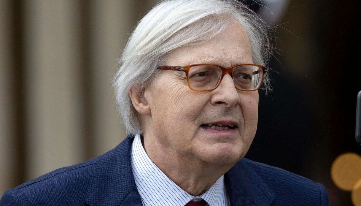 Vittorio Sgarbi indagato per evasione fiscale: «Deve 715mila euro al Fisco». Lui replica: «È una calunnia»