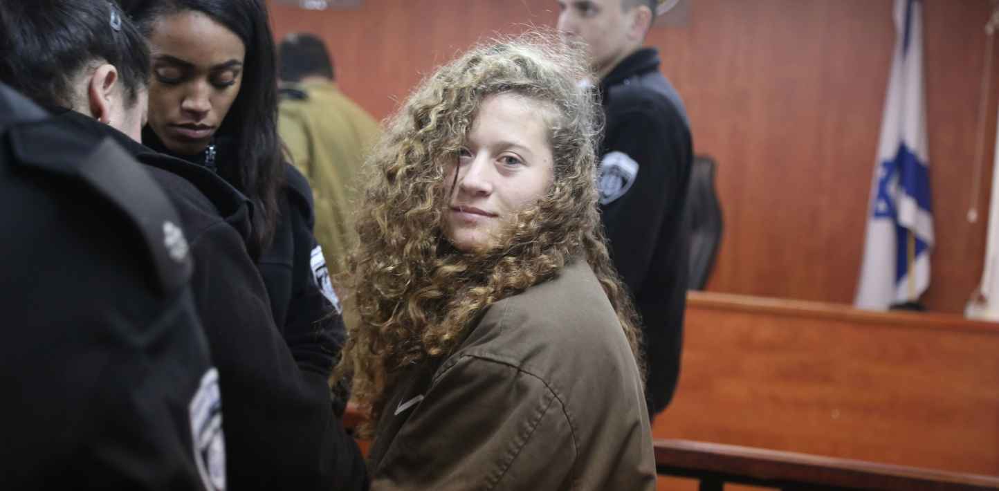 Arrestata Ahed Tamimi, l’eroina dei palestinesi: “Berremo il vostro sangue”