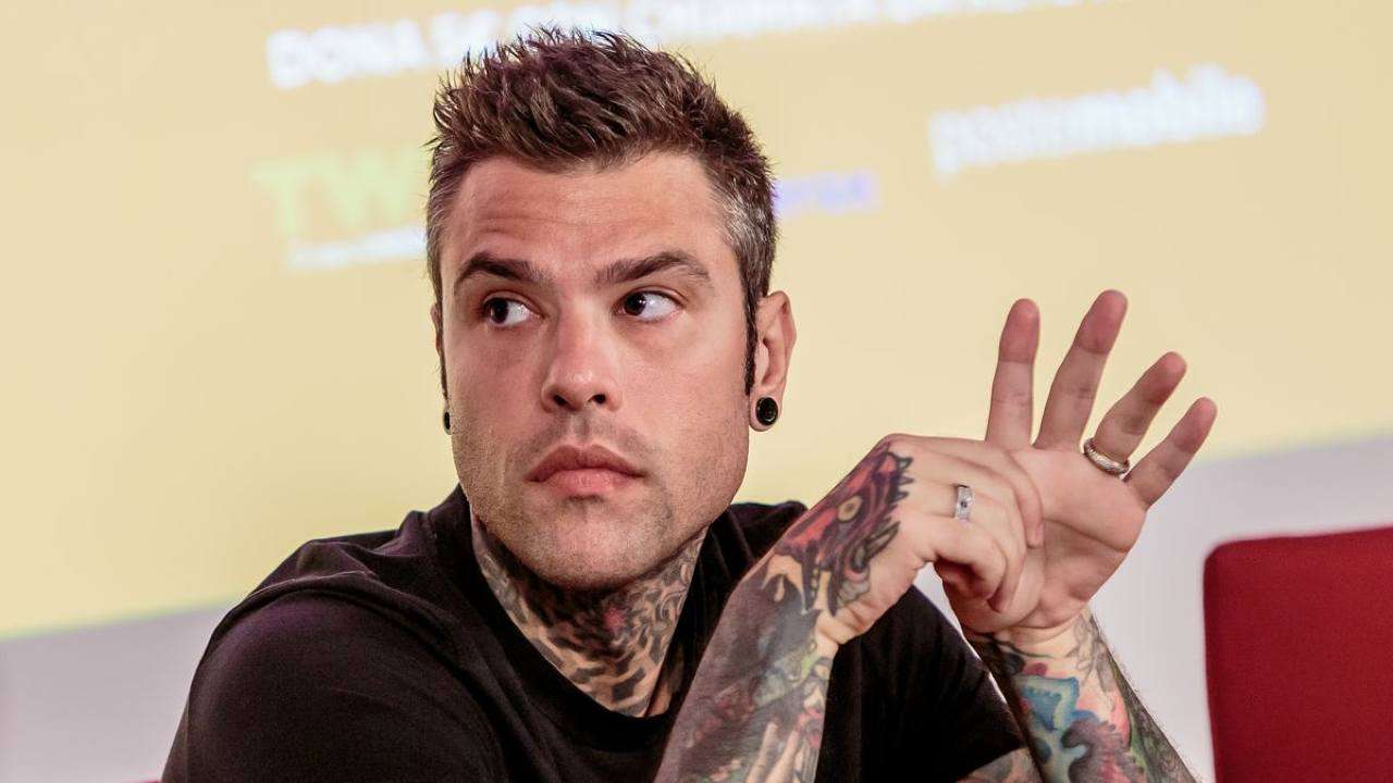 Enzimi pancreatici e allarme Fedez su carenza, cosa dice azienda produttrice farmaci