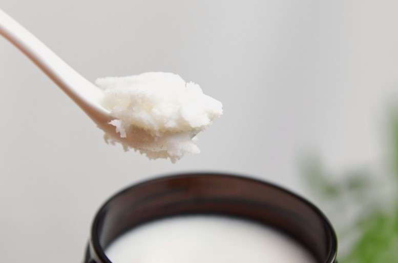 Perché dovremmo avere tutt* nella nostra beauty routine il burro di karité?