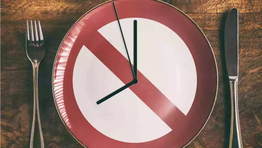 Il digiuno intermittente è una delle mode del momento, fonte projectinvictus.it