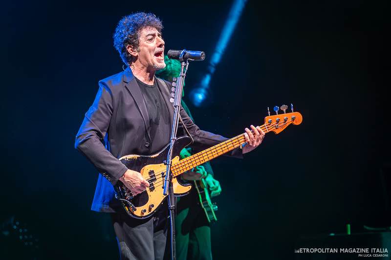 Max Gazzè: il concerto all’Auditorium Parco della Musica a Roma, sospeso nel tempo Max Gazzè live Auditorium PdM - Ph © Luca Cesaroni