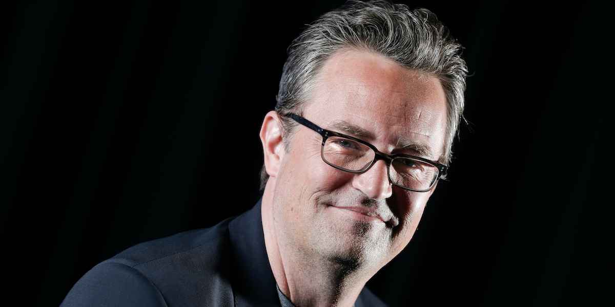Autopsia Matthew Perry: è stato ucciso “dagli effetti acuti della ketamina”
