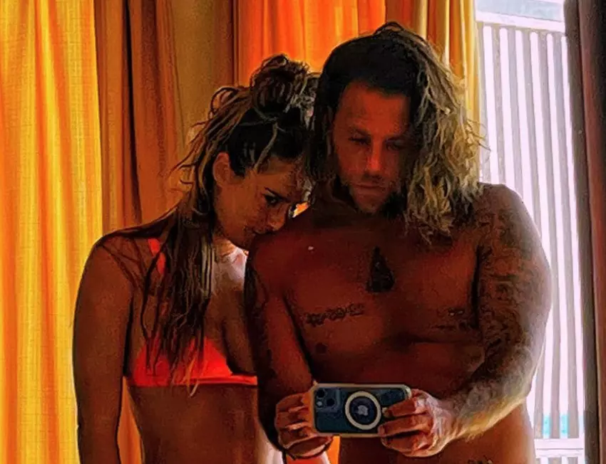 Enrico Nigiotti e la fidanzata Giulia