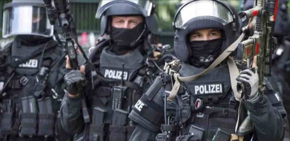 Cellula terroristica potrebbe colpire in Europa a Natale o Capodanno
