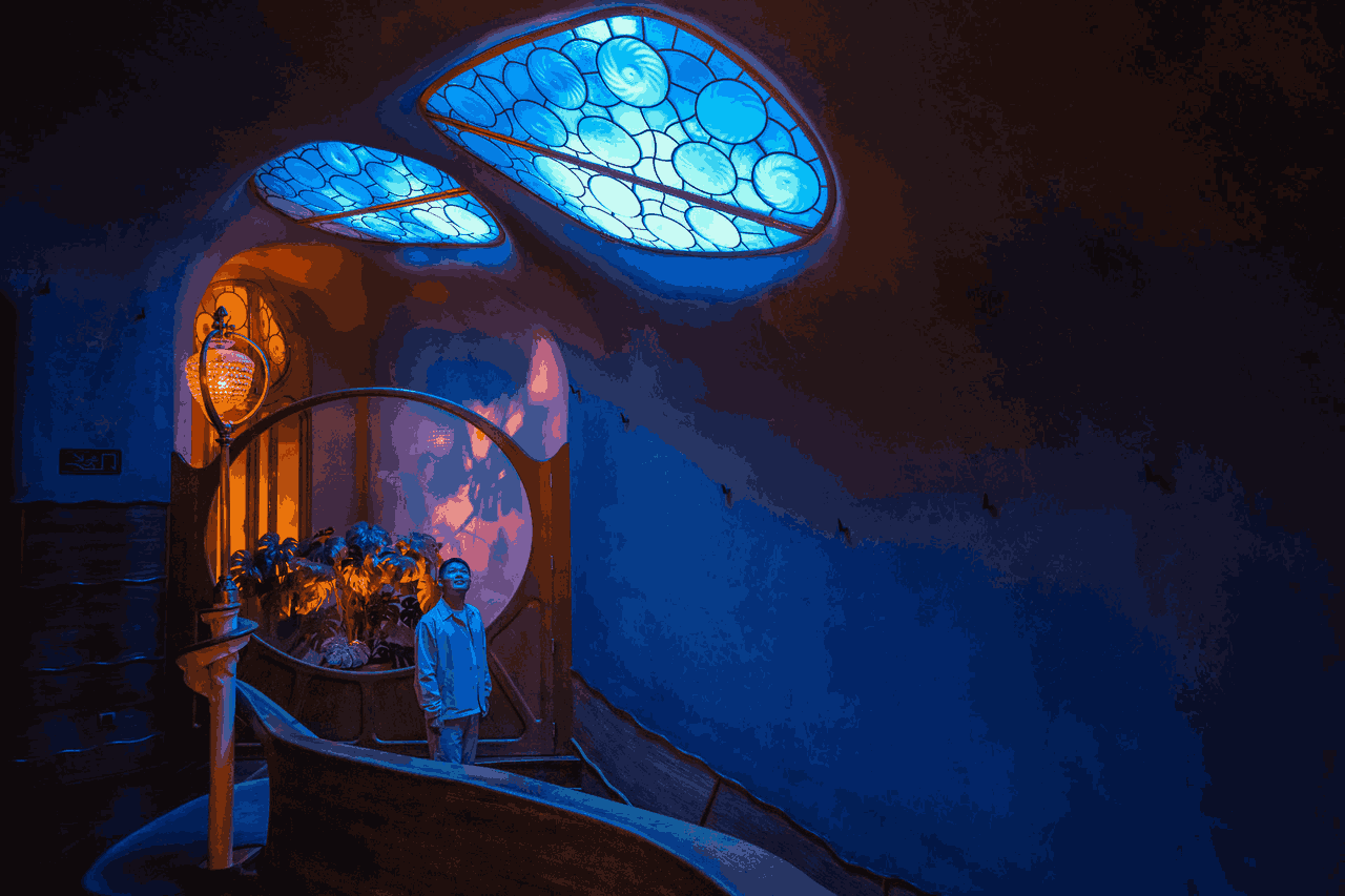 Notte magica a Casa Batlló: Spettacolo di luci e musica natalizia da non perdere, e completamente gratuito!