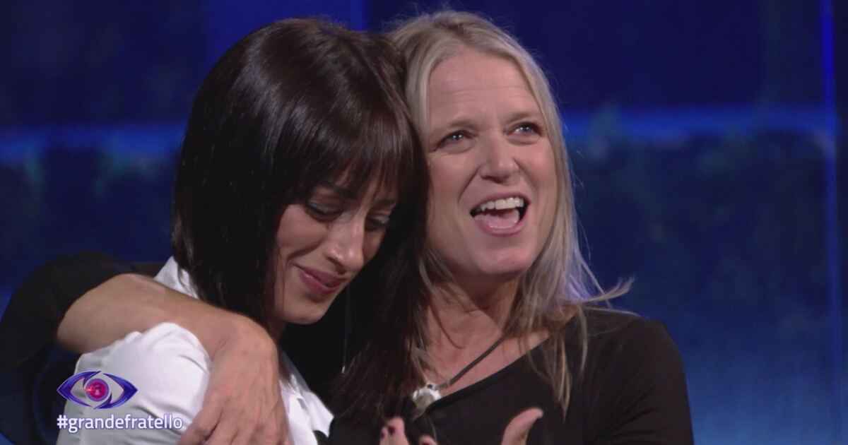 Letizia Petris, chi è la mamma Sara: “Dopo la morte di papà ci siamo riavvicinate”
