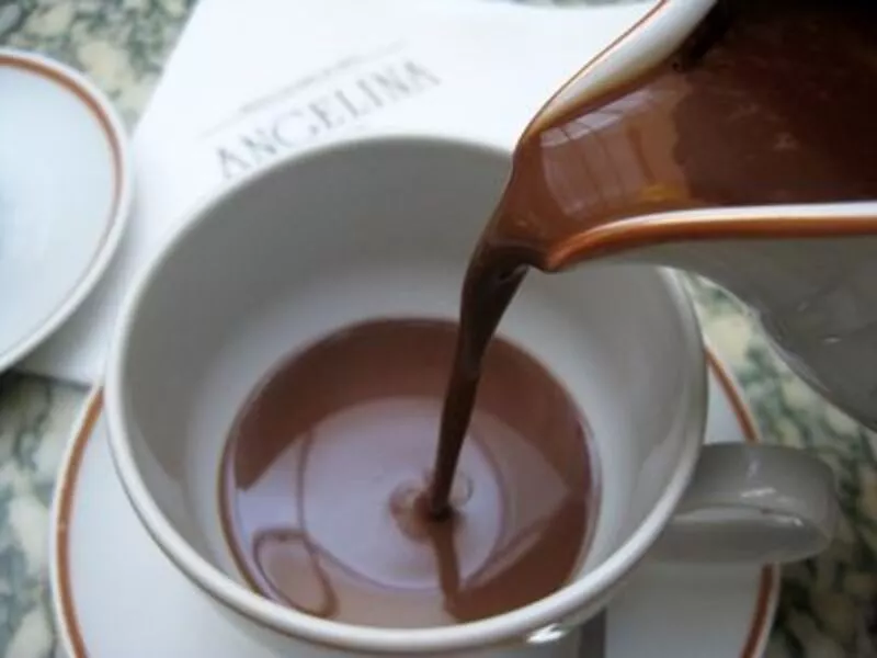 Cioccolata calda bevuta da Maria Antonietta e Johnny Deep: la ricetta perfetta © Sortir a Paris