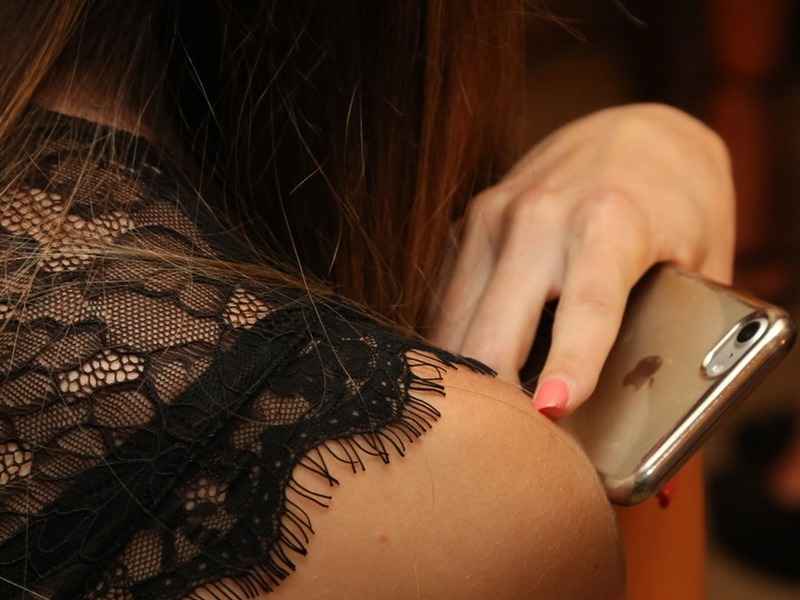 Milano, deve pagare debiti di droga: costringe ex 16enne a prostituirsi con 50 uomini
