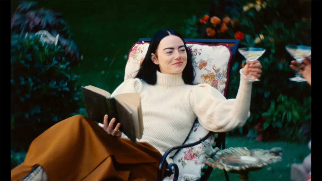 Bella Baxter (Emma Stone) in "Povere Creature!" - Photo Credits: CinemaSerieTV.it