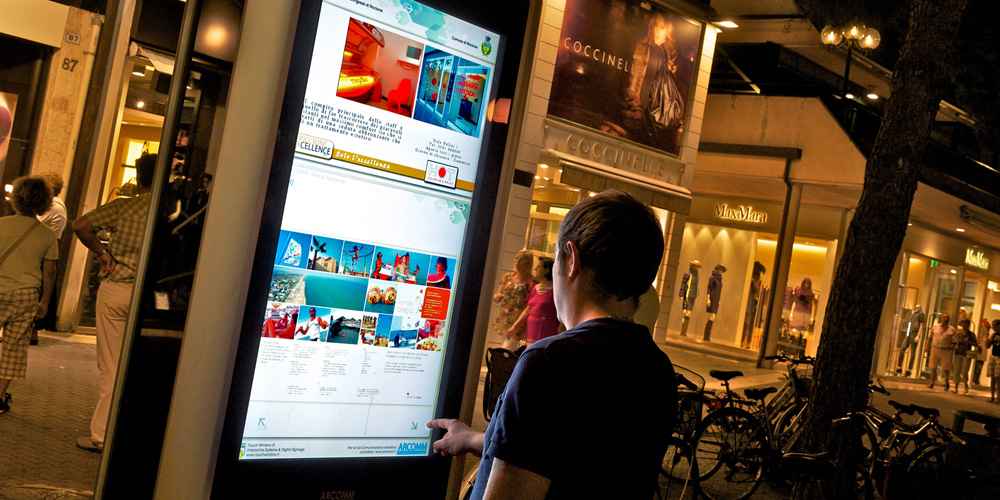 Totem Digitali: il futuro dell’interazione multimediale