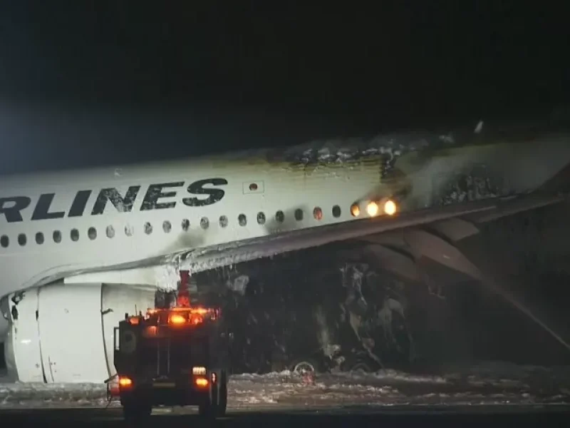 Aereo in fiamme in Giappone: nell’aeroporto di Tokyo l’incendio provoca 4 morti e 376 passeggeri evacuati Aereo Giappone © euronews