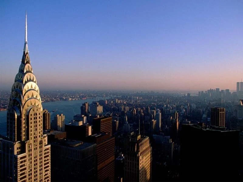 Strane esplosioni a New York: incendi nei tombini e palazzi che tremano esplosioni new york © fanpage
