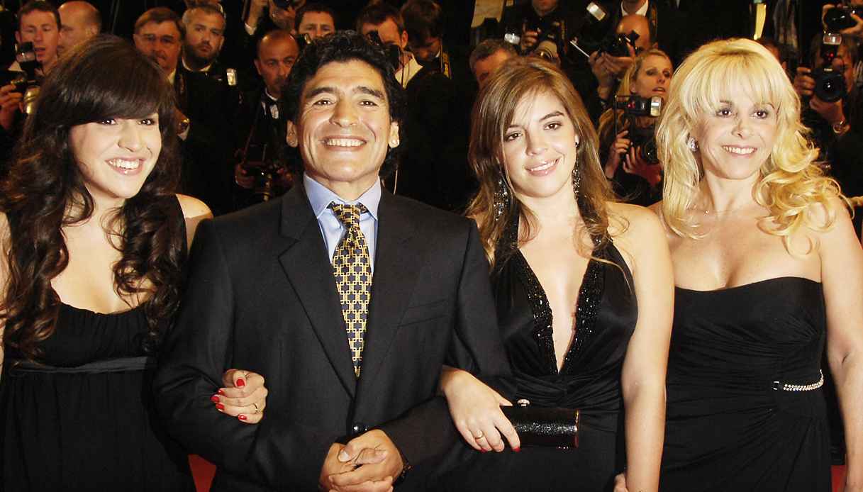 Maradona e i 12 figli (7 non riconosciuti): da Diego Armando jr. a Eugenia, ecco chi sono