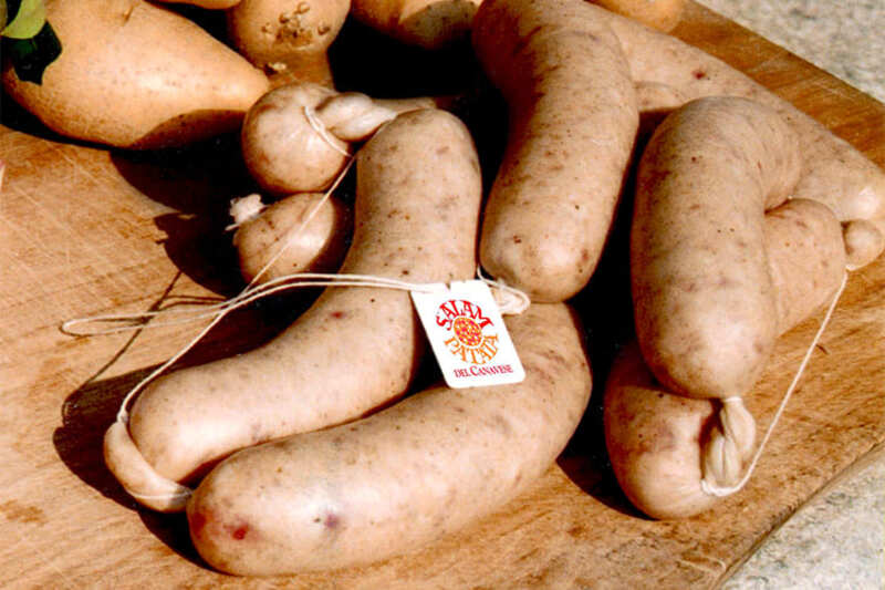 Un immagine del salame di patate per le sagre di paese. Photo credits: Torinometropoli.it
