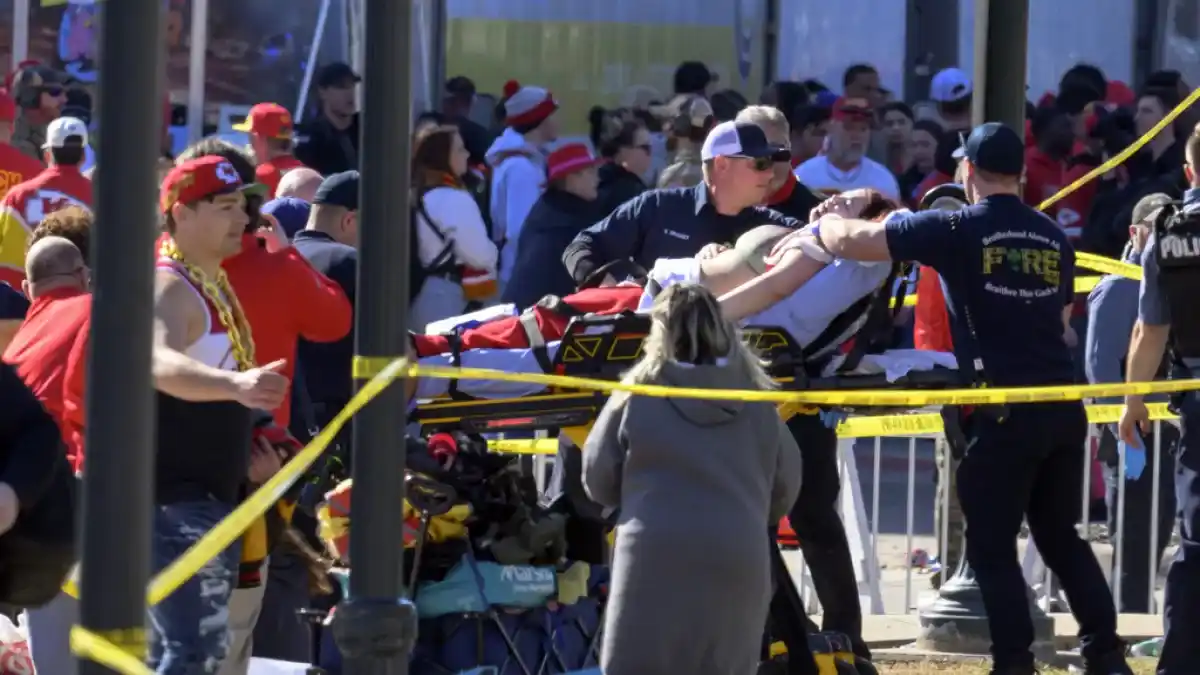 Kansas City, spari a parata Super Bowl: 3 arresti. Vittima era Dj