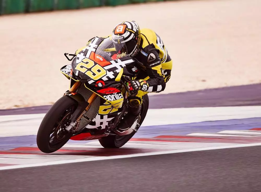 Superbike | Andrea Iannone e GoEleven sono (già) al settimo cielo