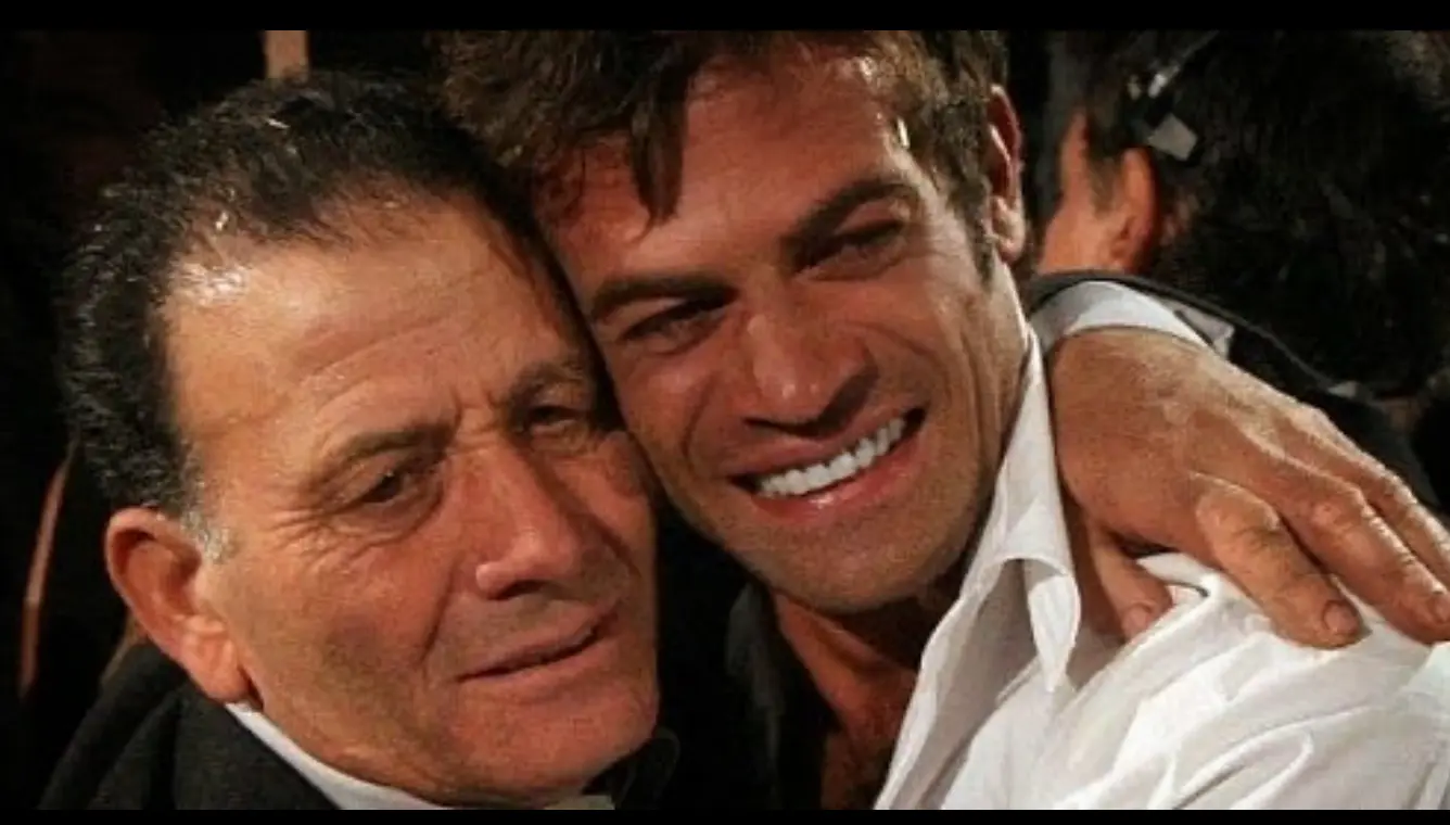 Il dolore di Gianni Sperti per il padre: “Non sono riuscito a dirgli tutto” Gianni Sperti e il padre