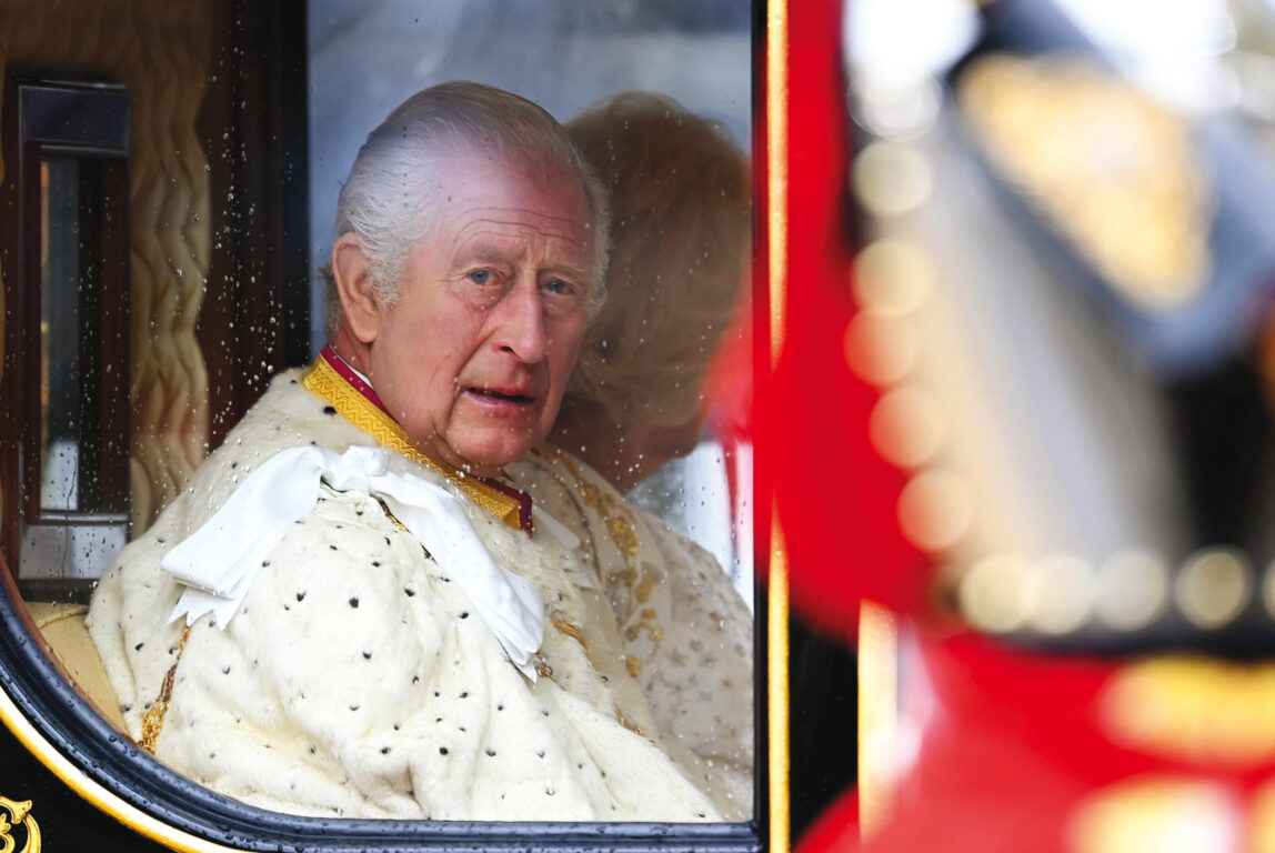Re Carlo III ha il cancro, iniziate le cure: l’annuncio di Buckingham Palace