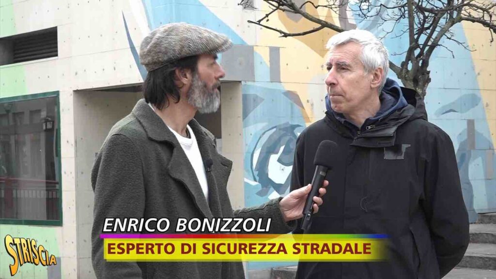 Striscia La Notizia, stasera Max Laudadio sui cartelli stradali fuorilegge