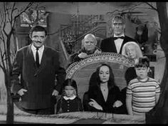 La famiglia Addams prima di Mercoledì: riscoprire un classico Addams Family, un classico da riscoprire.