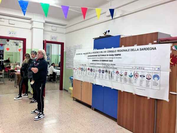 Troppo ritardo nello spoglio dei seggi elettorali in Sardegna: Rischio invalidamento