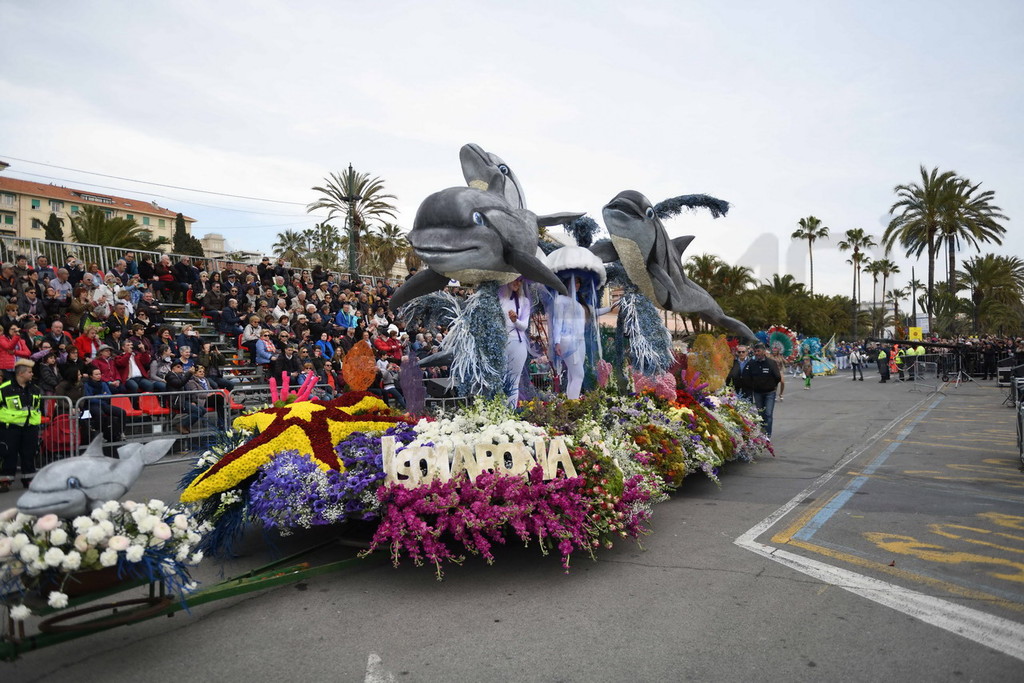 SanremoINFiore, sfilata dei carri - ph SanremoNews Primavera: 5 mete italiane imperdibili