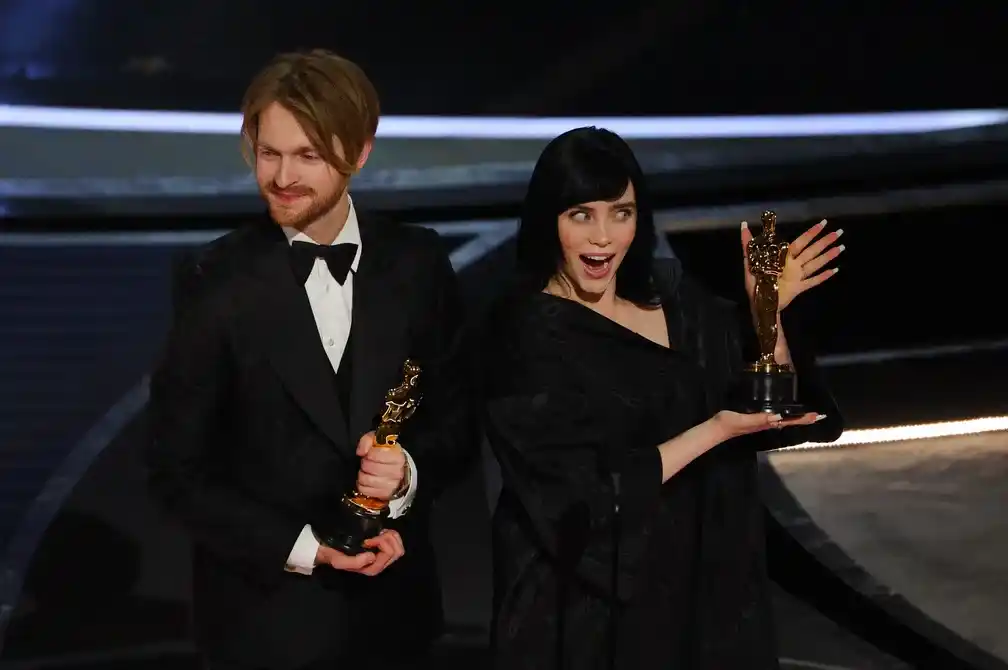 Oscar 2024, Billie Eilish si aggiudica la sua seconda statuetta