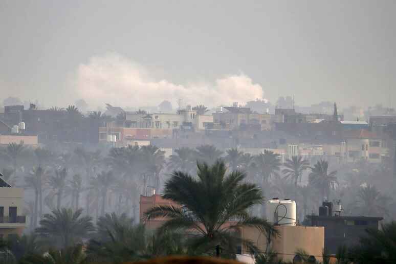 17 persone uccise in un raid israeliano a Deir al-Balah e Jabalia