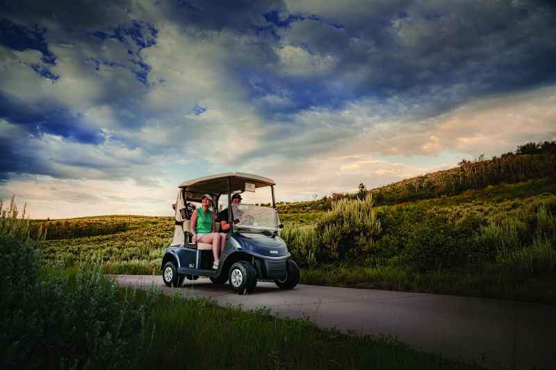 Noleggio golf car: una soluzione per hotel, campeggi e matrimoni