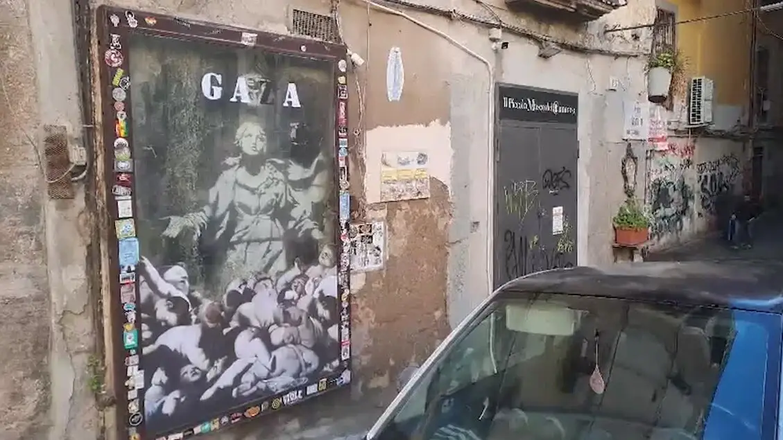 La “Madonna con la pistola” di Banksy ha un messaggio ben preciso: stop al genocidio a Gaza La Madonna con la pistola, Banksy © Ansa