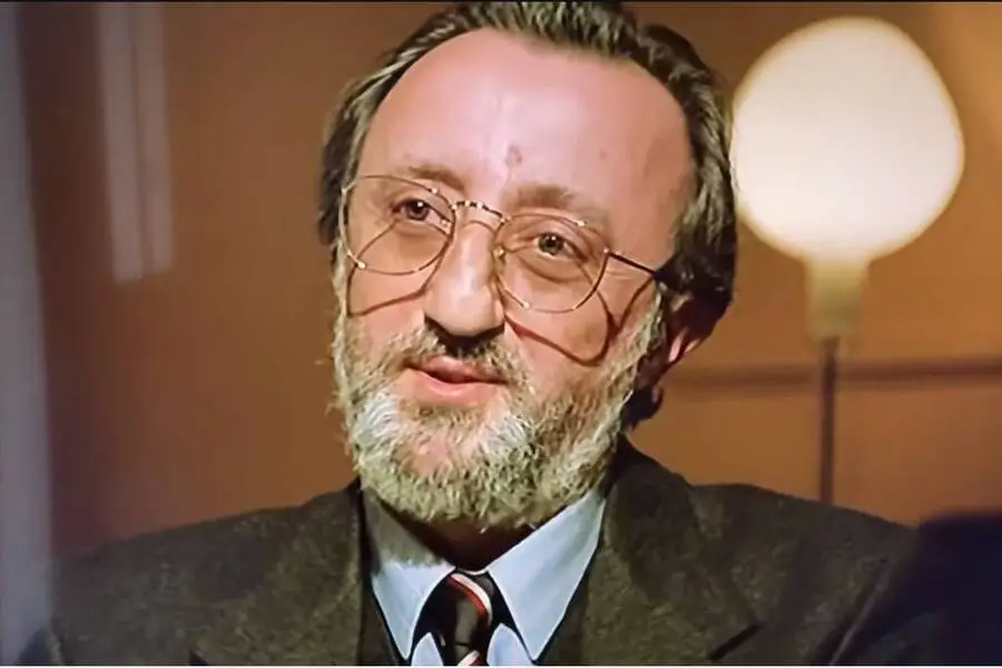 Carlo Delle Piane. L'uomo che ho amato  è un libro di Anna Crispino, fonte assopoker.com