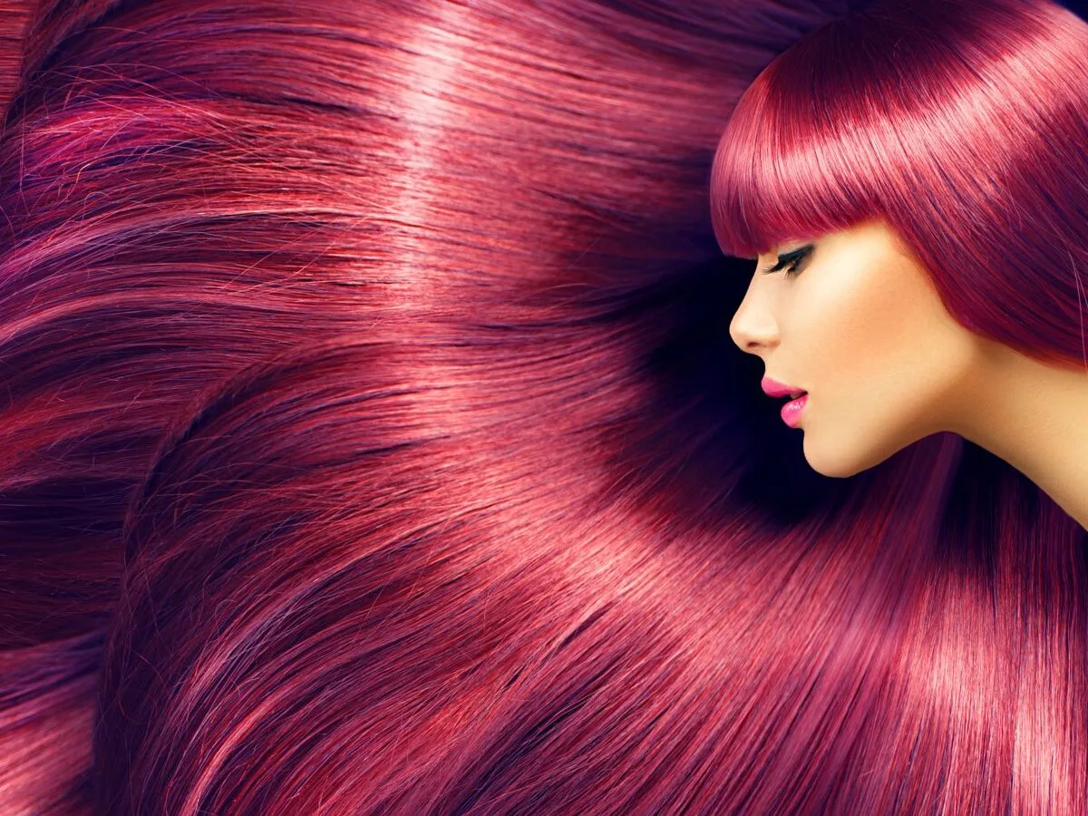 Lo shampoo colorante potrebbe essere la svolta: ecco cosa sappiamo shampoo colorato © capwlli style