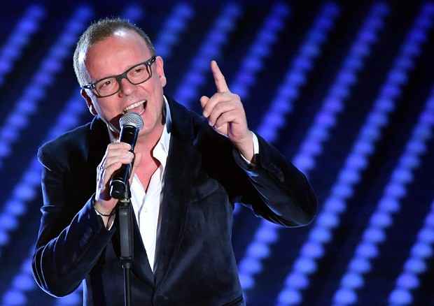 Gigi D’Alessio si candida alla conduzione del Festival di Sanremo