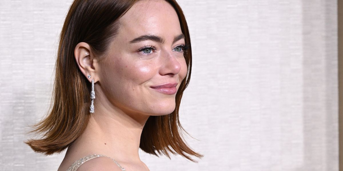 Il midi bob è la tendenza hair 2024: tutte le inspo Emma Stone midi bob - Photo Credits Harpersbazaar.com