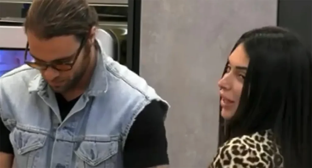 Grande Fratello nella notte il bacio tra Greta e Sergio