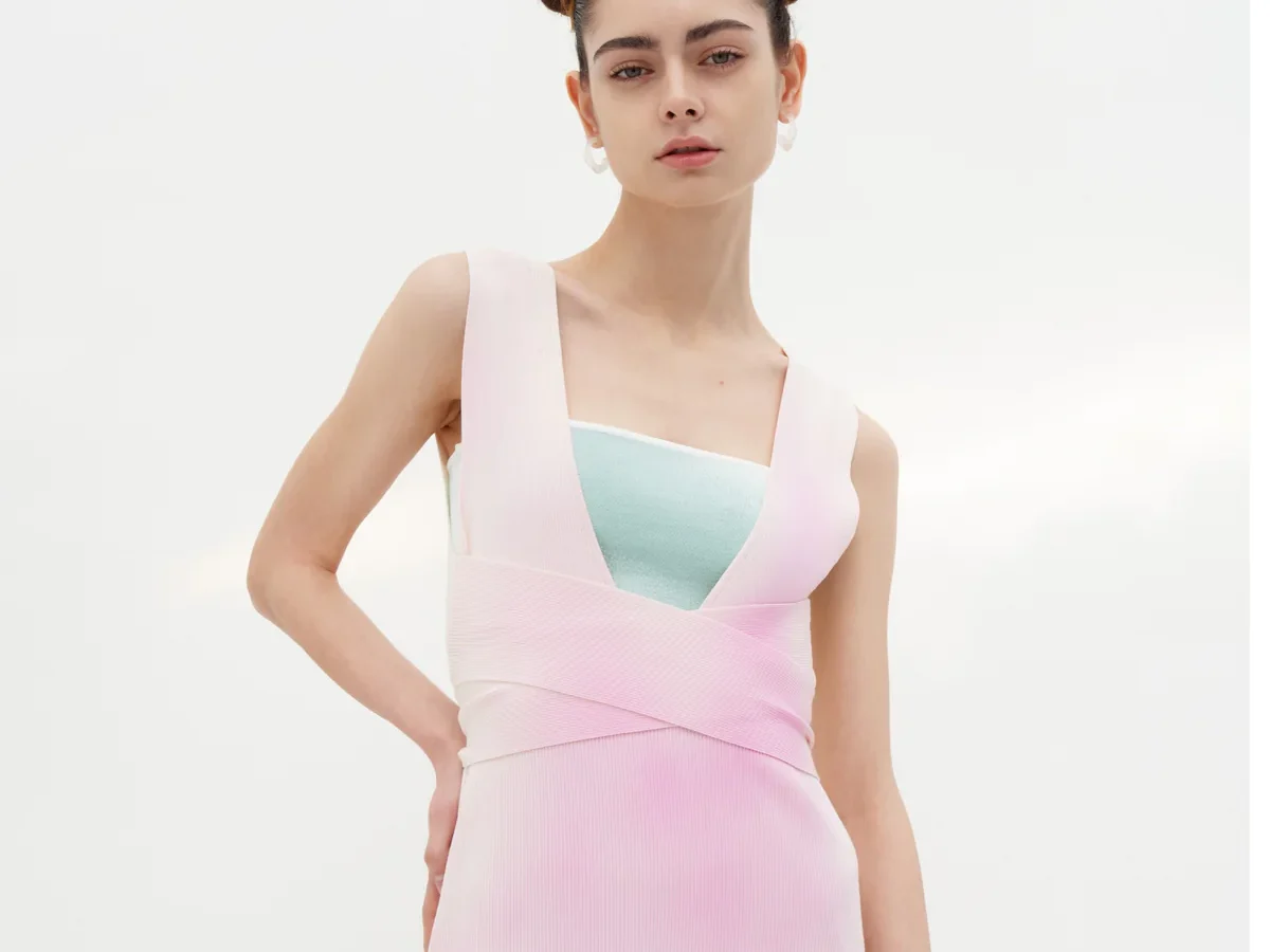 Il dress che reagisce ai raggi UV di PH5 potrebbe essere il nuovo trend dell’estate ph5 © dal sito