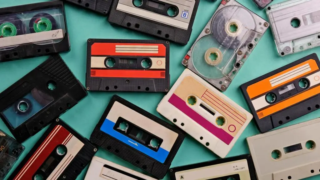 Musicassette: il ritorno al passato, tra dubbi e matite musicassette