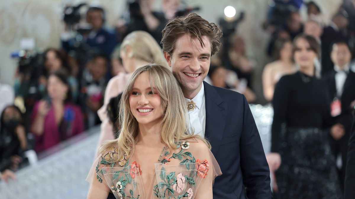 Robert Pattinson è diventato papà, chi è la compagna Suki Waterhouse