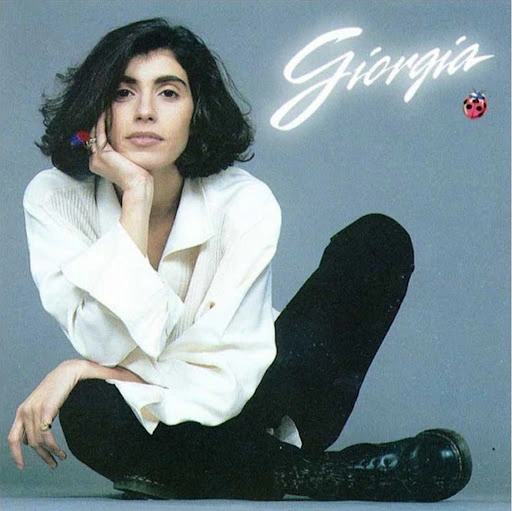 La cantante Giorgia sulla copertina del suo omonimo album d'esordio, pubblicato nel 1994