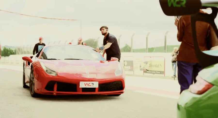 Guide di supercar su pista: servizi sempre più diffusi e richiesti in Italia