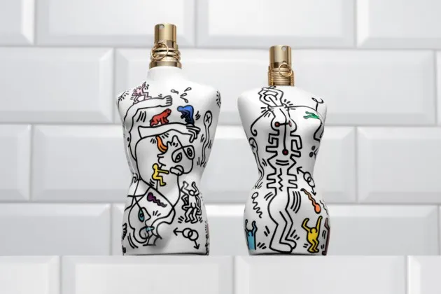 Jean Paul Gaultier celebra il mese del Pride con una collab a tema Keith Haring